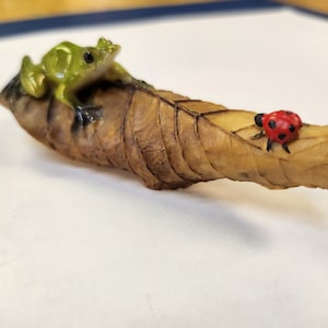 Frog on leaf with ladybug -Fairygarden deco -Georgetown