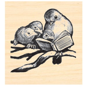 P141 Reading time- Bird reading to babies rubber stamp