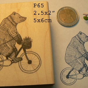 Sello de goma P65 Oso ciclista, dibujado a mano