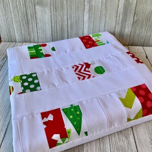 Three Little Trees Quilt:Christmas Quilt, Holiday Quilt, Baby Quilt, Modern Quilt, Handmade, Ready to Ship, Blanket, Christmas, Gift,