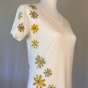 Size Small ECO PRINTED V Neck T Shirt RELAXED Fit, Color White, w/ Hammered Cosmos Flowers