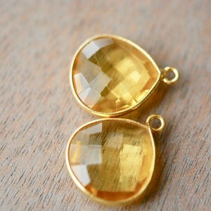 2 matching yellow quartz color connectors- vermeil