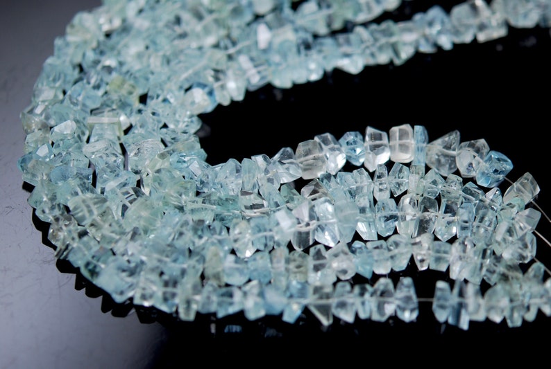 Aquamarine faceted chips