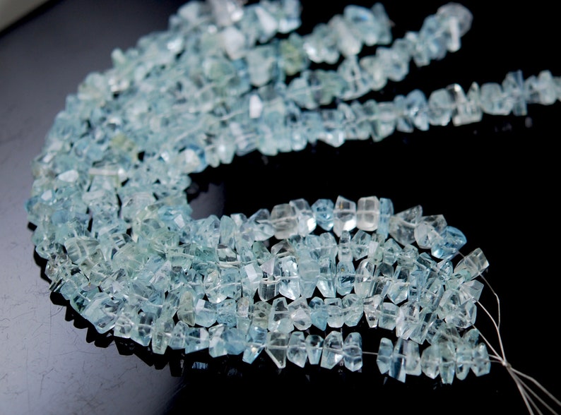 Aquamarine faceted chips