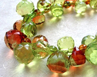 Groene en amberkleurige gefacetteerde druivenketting