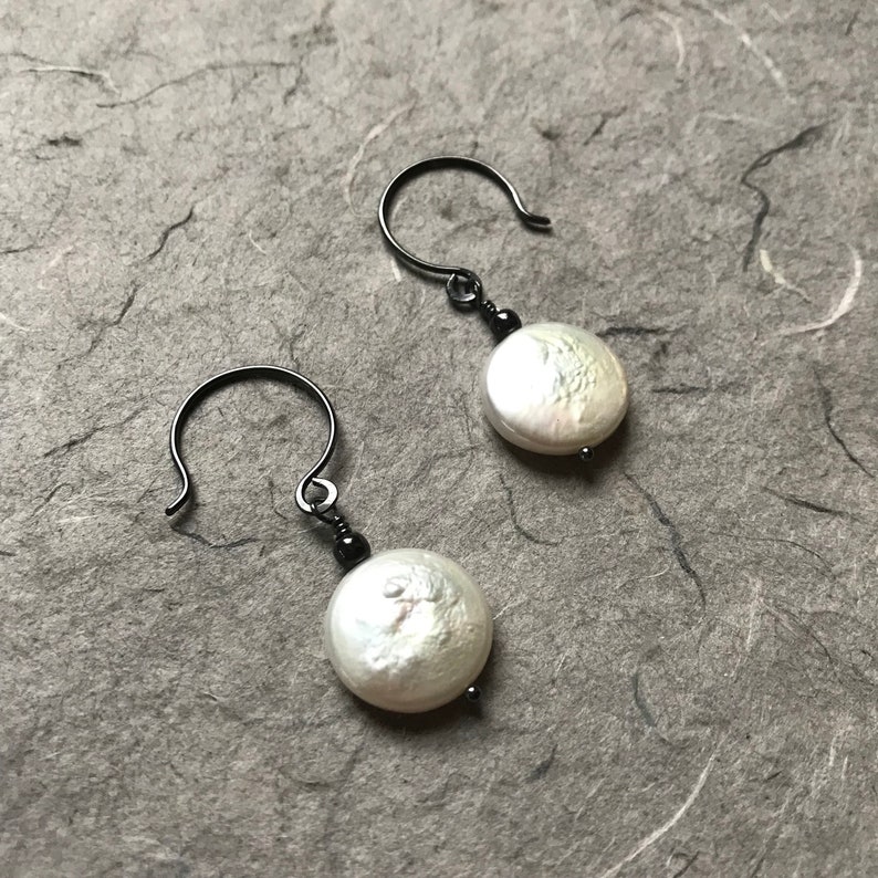 Coin Pearl Earrings image 1