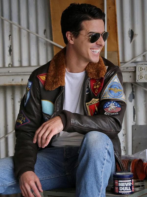 オークリー ウインドジャケット トムクルーズ愛用 オークリー ウインドジャケット トムクルーズ愛用 オークリー ウインド