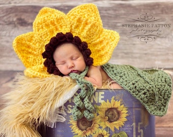 Newborn flower bonnet  leaf cape -  Crochet baby flower bonnet - cuddle cape Prop - Nb Photography Prop - Custom colors - Halloween costume