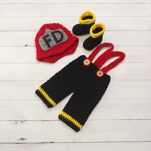 Crochet Baby Fireman Outfit - Fireman Set - Firefighter uniform - baby Fireman Helmet- Fireman Uniform - photography prop- Halloween Costume