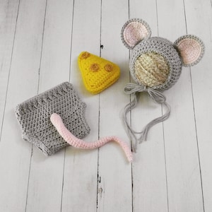 Newborn Mouse Hat - Year of Rat - Crochet mouse costume -Mouse outfit - Baby animal hat- newborn photo prop - mouse set- Halloween Costume