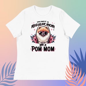 Summer Hibiscus Pomeranian Mom Dog Lover Women&#39;s Relaxed T-Shirt