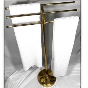 Beautiful Allied Brass Hollywood Regency Gold  Full Size Towel Rack Stand Double Sided 3 Tier 10.5lb ~40”H *slight blemishes as shown*