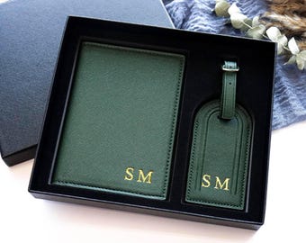 Personalized Leather Passport Holder,Passport Cover,Wedding Best man Bridesmaid Groomsman Gift Wedding Travel Gift,Couples Gift,Gift for Dad