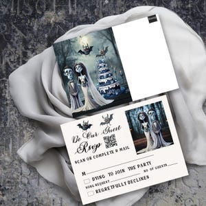 Invitación de boda de terror Gótico azul Hallowedding Rsvp Código QR Postal Tarjeta de respuesta de pareja melancólica y espeluznante Recepción Halloween GÓTICO