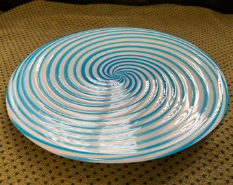 Piatto in vetro blu a spirale fatto a mano: piatto da portata decorativo (11 pollici, solo per cibi freddi)