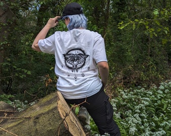 Gothic moth tee Unisex