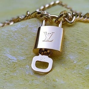Reimagined Authentic Pieces with French Elegance, Gold-Plated Luxury Necklace, A Unique Design to Complete Your Sophistication