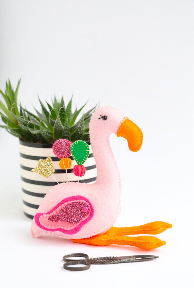 Flamingo pin cushion pattern, needle minder, plush sewing pattern, instant download, felt flamingo pincushion image 1