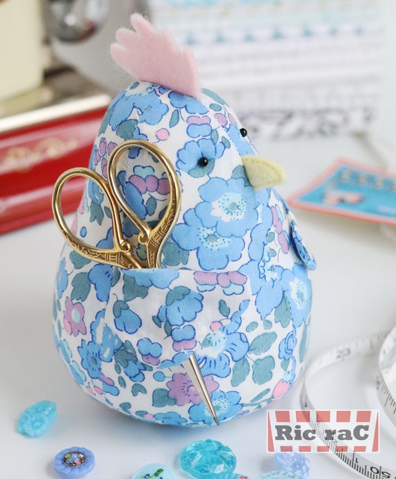Chicken Pincushion PDF Pattern - instant download DIY Sewing Organizer with Scissor Holder for Beginners