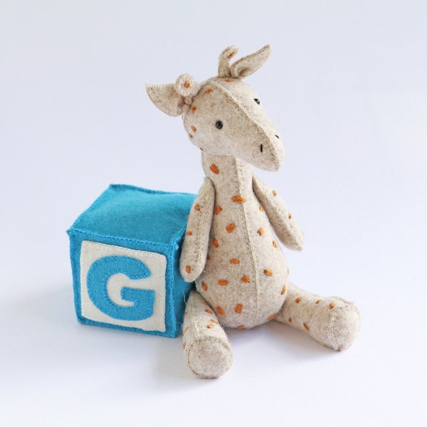 giraffe sewing pattern,stuffed giraffe, stuffed animal, giraffe pdf, Plushie pattern,nursery decor, giraffe sewing pdf