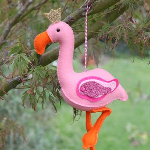 Flamingo pin cushion pattern, needle minder, plush sewing pattern, instant download, felt flamingo pincushion image 6