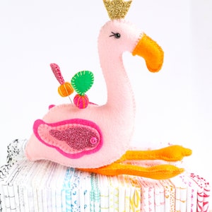 Flamingo pin cushion pattern, needle minder, plush sewing pattern, instant download, felt flamingo pincushion image 7