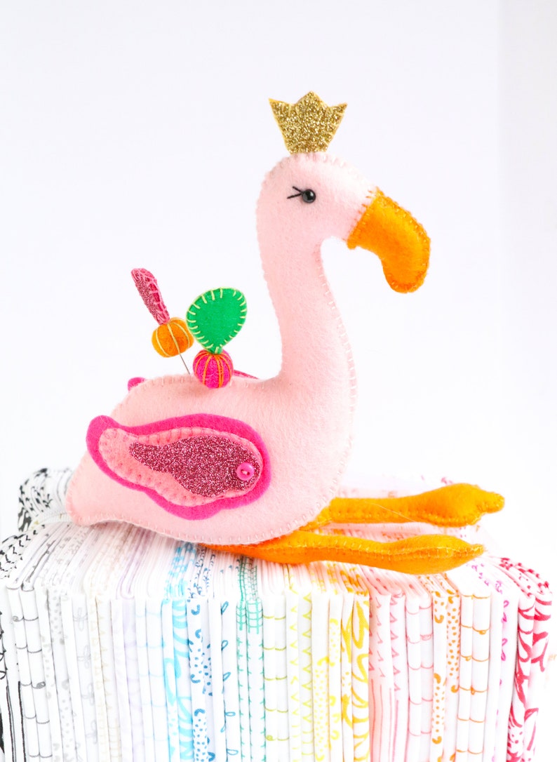 Flamingo pin cushion pattern, needle minder, plush sewing pattern, instant download, felt flamingo pincushion image 7