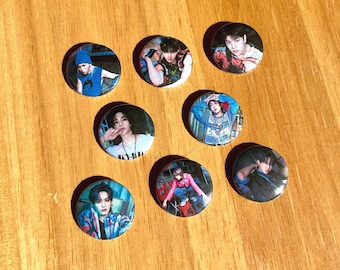 Paquete de mini pins de 25 mm de Stray Kids JJAM / K-Pop / Pins Kpop / Regalo para fans / STAY / Merchandising de SKZ / Gira DominATE /