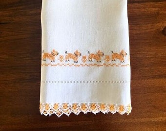 Vintage Embroidered Scottish Terrier Poodle Linen Hand Towel Tatted trim