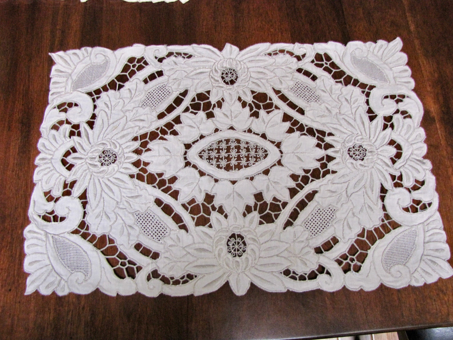 Vintage Richelieu Linen Cutwork and Embroidered Placemats 8 Etsy