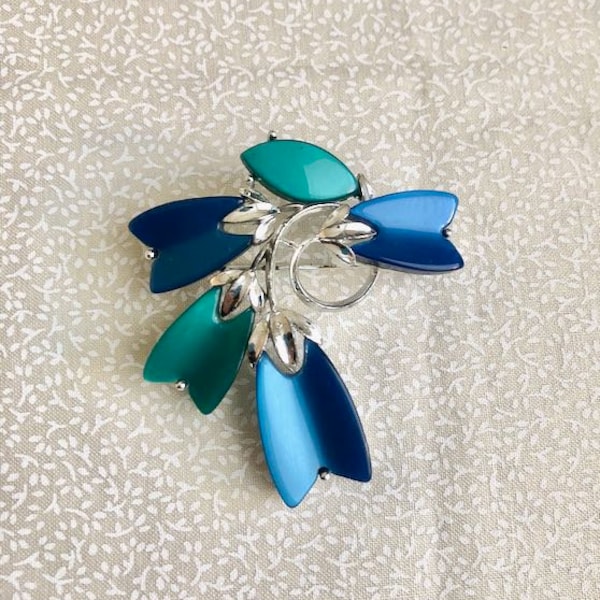 Vintage Lisner Thermoset Brooch, Lucite Pin, blue teal aqua, silver tone