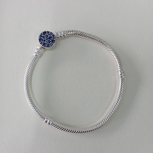 pandora moments sparkling blue disc clasp snake chain bracelet 16-21cm