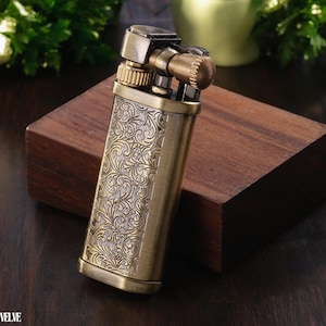 ヴィンテージ第二次世界大戦記念砲弾型オイルライター（灰皿付き）