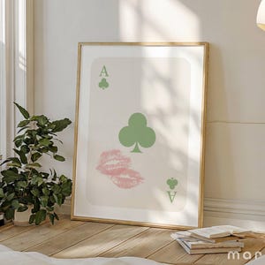 Decorazione murale trendy con asso di fiori, stampa con labbra che si baciano, poster retrò con carte da gioco, grazioso arredamento per appartamento, dormitorio universitario femminile, verde salvia estetico