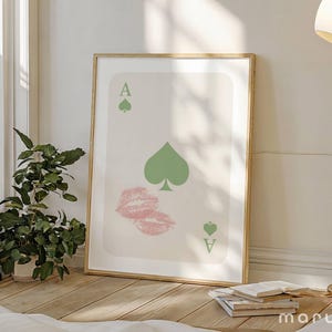 Decorazione murale trendy con asso di picche, stampa con labbra che si baciano, poster retrò con carte da gioco, grazioso arredamento per appartamento, dormitorio universitario femminile, verde salvia estetico