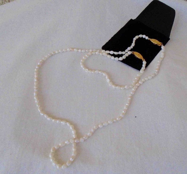 VIntage Eighties Set of Freshwater Pearl Necklace /& Bracelet with Bag from Sun Coast Marketing