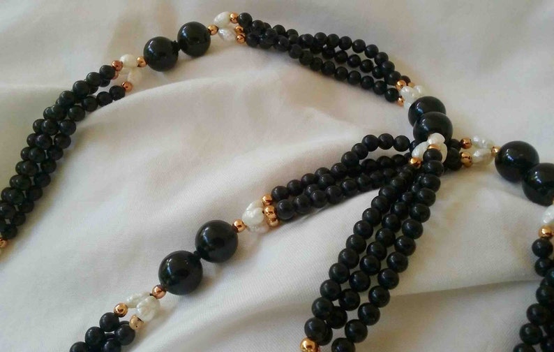 Vintage Eighties Black Onyx Bead /& Freshwater Pearl Necklace with Tiny Gold Bead Accents
