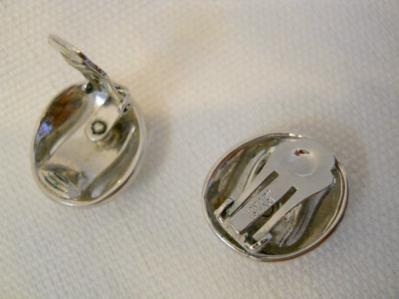 Vintage 1960s 60s Trifari Earrings Clip On Earrings Silver Tone Big Button Earrings Vintage Trifari Wave Design 60s Jewelry 60s Earrings
