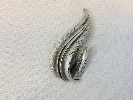 Vintage 1960s 60s Curled Feather Brooch Silver To… - image 2