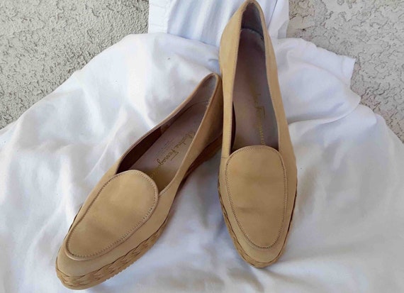 ladies tan suede shoes