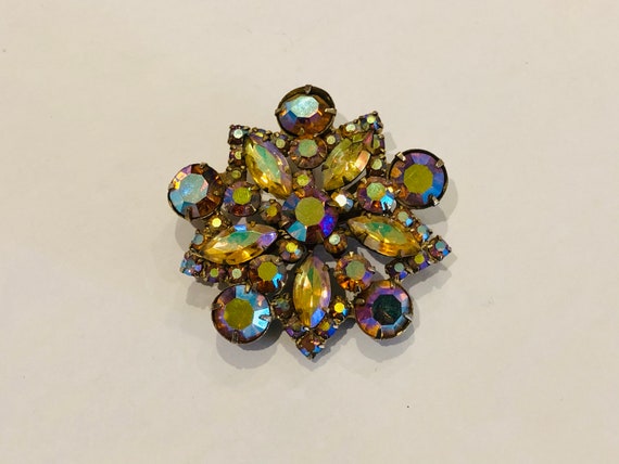 Vintage 1950s 50s Iridescent Rhinestone Snowflake… - image 1