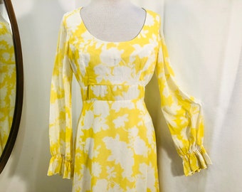 Vintage 1970s 70s Yellow and White Floral Print Maxi Dress by Jack Bryan 70s Fashion Size S M