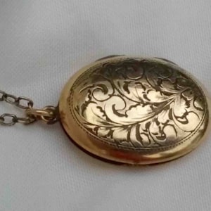 Vintage Forties Gold Filled Oval Locket on Chain Complete With Vintage ...