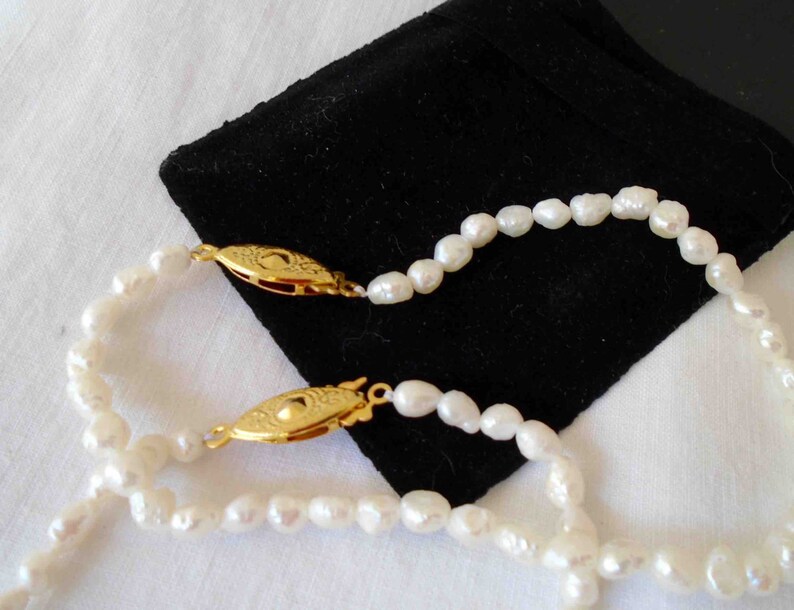 VIntage Eighties Set of Freshwater Pearl Necklace /& Bracelet with Bag from Sun Coast Marketing