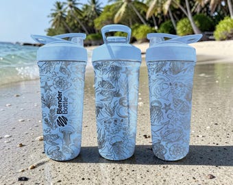 Ocean Creatures BlenderBottle Shaker Cup – Engraved Sea Life Wrap – 24oz Dusty Blue Stainless Steel – Beach Gift for Ocean Lovers