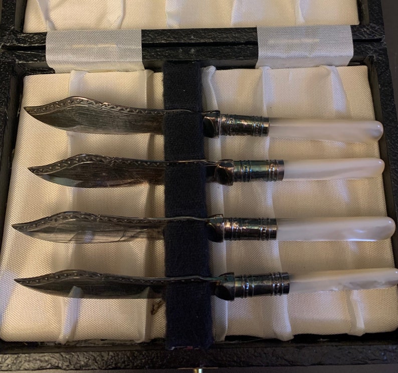 Antique Mother of Pearl Handled Fruit Knives in Black Case Edwardian ...