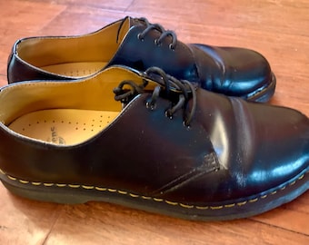 Dr. Martens Men\'s Vintage Black Leather Made In England 3 Hole Shoes Sz 9 Dr Martens 1461 Black Greasy 3 Hole Made in England Size 7  main image 4