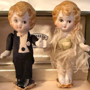 Antike Bisque Braut und Bräutigam Set Vintage-Hochzeitstorte Topper 2 Sets Spielzeug Vintage Nursey Dekor