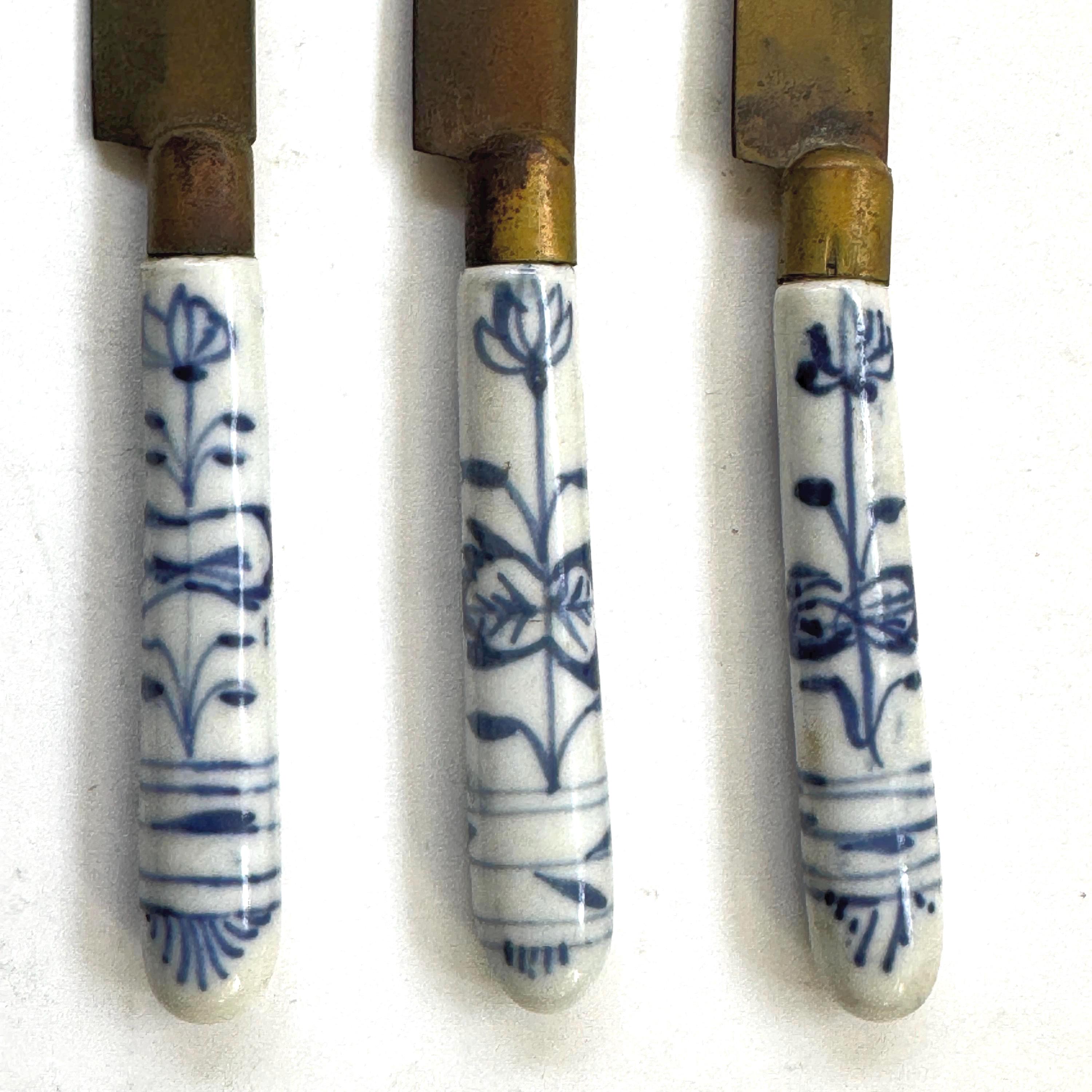 Antique Uchatius Bronce Fruit Knives: German Blue White Ceramic