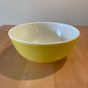 Vintage Pyrex Yellow Mixing Bowl #404